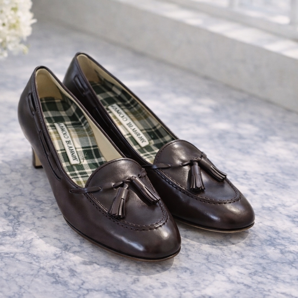 BRAND NEW Authentic Manolo Blahnik Matan Almond Toe Tassel Pumps😍